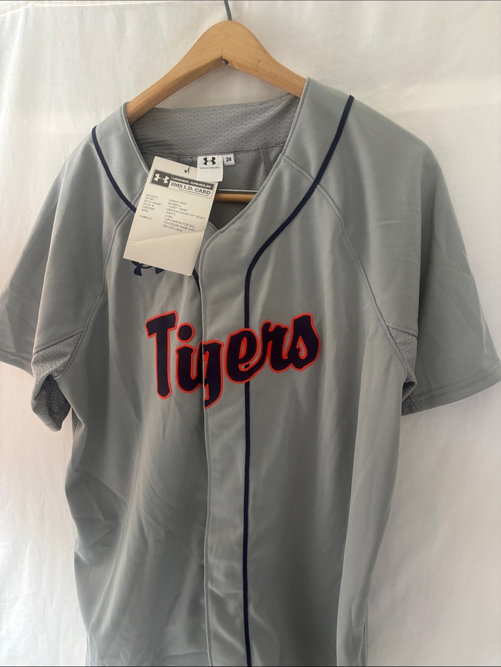 Under Armour Gray AdultTigers Baseball Jersey with Navy & Orange Accents NWTS